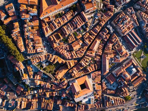 La Vista Aérea De Tejados Contiene El Viejo Centro De Ciudad De Oporto