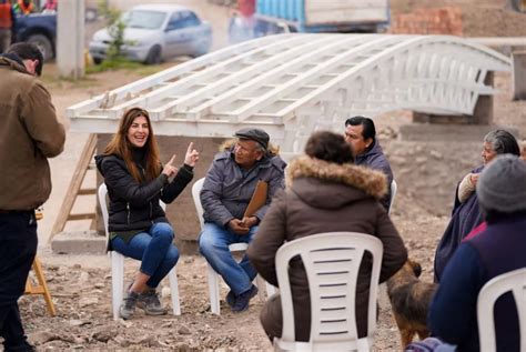 Municipal BETTINA ROMERO RECORRIÓ LAS OBRAS DEL PASEO Y PASARELA