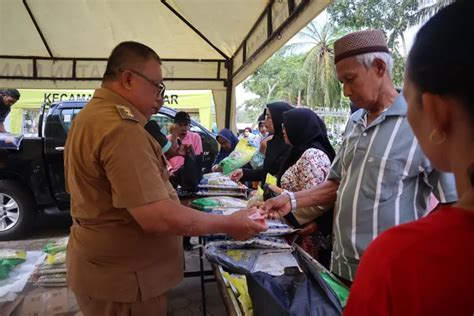 Kendalikan Inflasi Pemkab Belitung Timur Gelar Operasi Pasar Murah