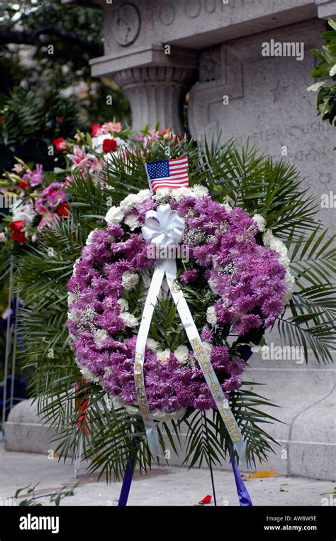 Veterans Day wreath Stock Photo - Alamy