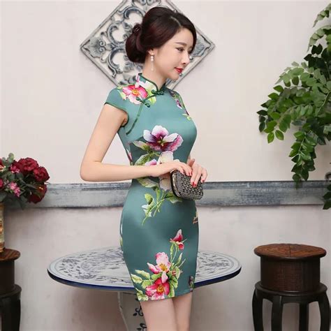 Cinese Di Seta Del Vestito Rosso Corto Cheongsam Qipao Tradizionale