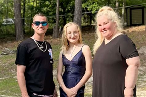 Mama June Helps Annas Daughter Kaitlyn Prepare For First Grownup Dance