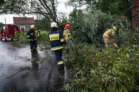 Niebezpieczna pogoda Ostrzeżenia IMGW przed wichurami Najgorzej