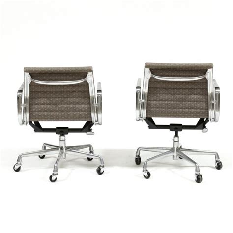 Charles and Ray Eames, Pair of Aluminum Group Office Chairs (Lot 1364 ...