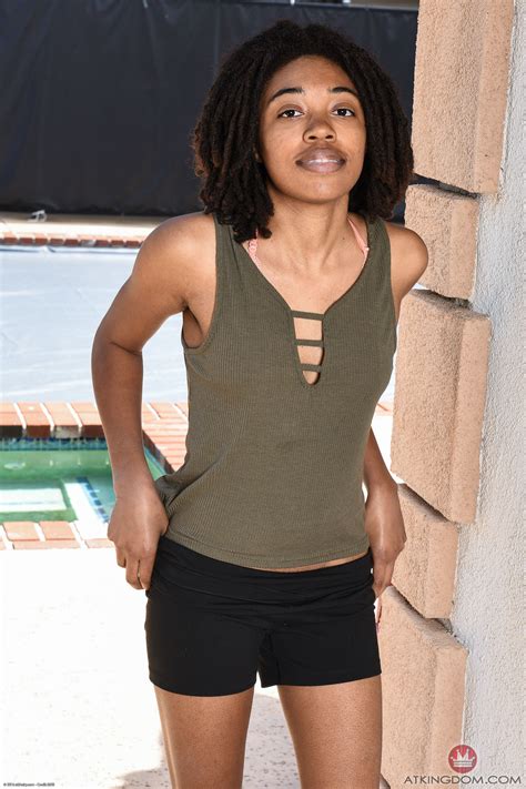 ZzUp Free Porn Pics Sex Art Photos Offshore Pictures Sharing