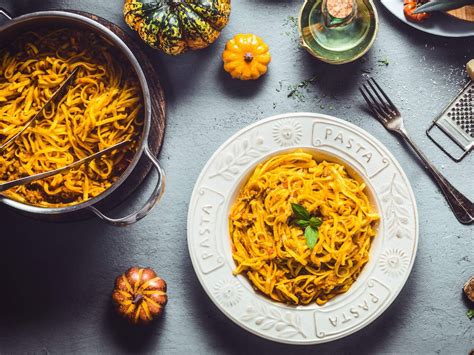 Herbstliches Pasta Rezept Spaghetti Mit Cremiger K Rbis Carbonara