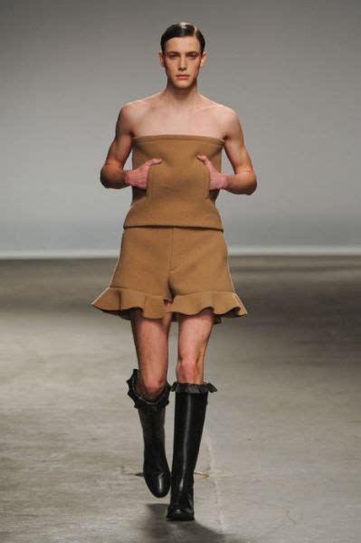 Fashion Runway Clothing That Is Weird And Wacky 34 Pics