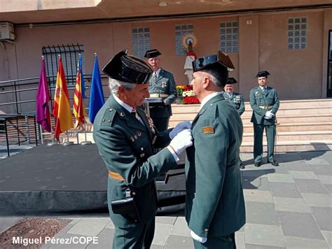 Iglesias Cruz Al M Rito De La Guardia Civil Con Distintivo Blanco Por