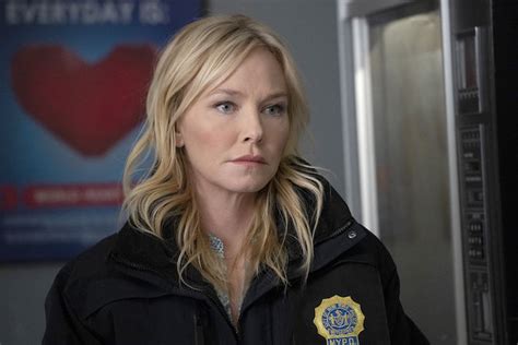 Kelli Giddish Returning To Law And Order Svu Rollins Is Pregnant