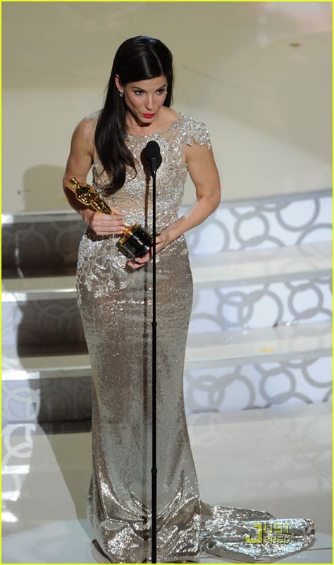 Sandra Bullock Wins Best Actress Oscar Photo 2433131 2010 Oscars