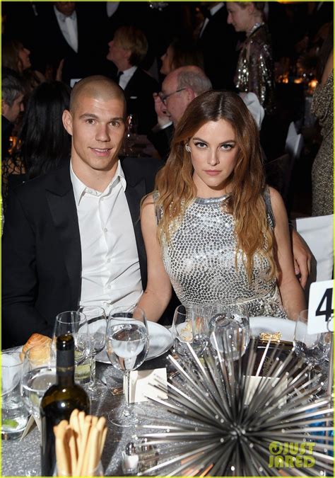 Photo Who Is Riley Keough Husband 07 Photo 5084760 Just Jared