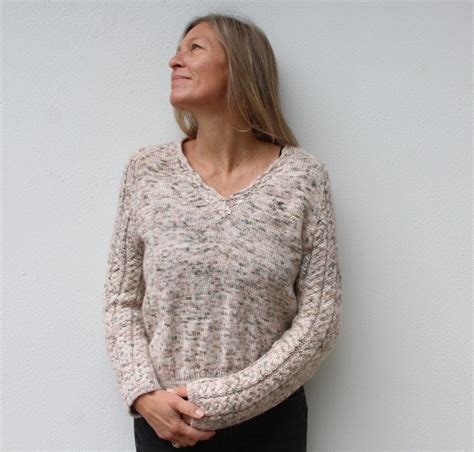 Strikkeopskrift VesterbyCrea No 30 Sweater med mønsterstrik