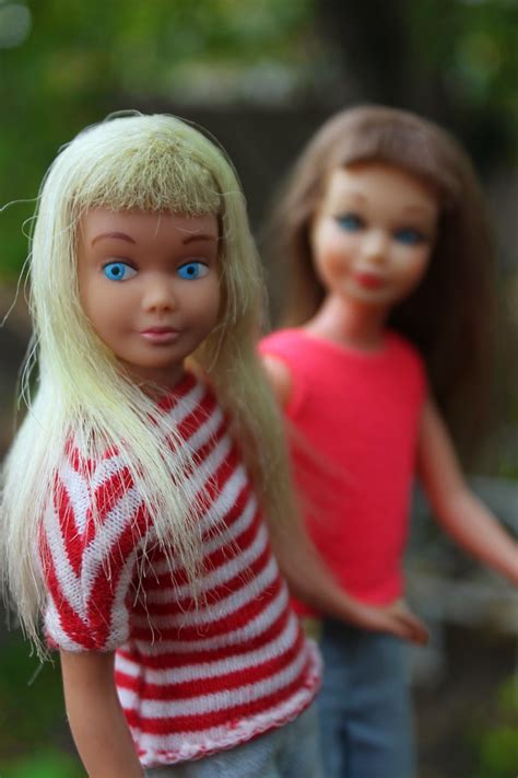 PLANET OF THE DOLLS Doll A Day Skipper Saturday Brunette Twist And Turn Skipper And The