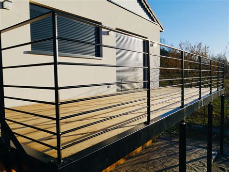 Terrasse métal et bois escalier rampe et garde corps moderne Toulouse