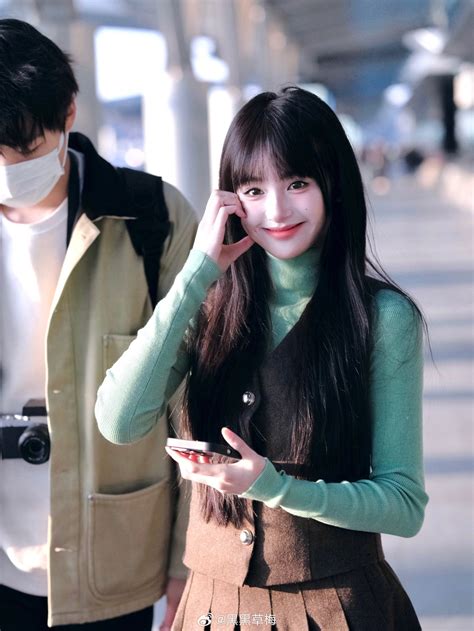 Hot girl gây sốt MXH vì khoảnh khắc giống Trịnh Sảng có người lại nhìn ra Kim Ji Won