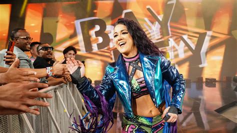 Bayley Defeats Naomi On WWE SmackDown Will Challenge For Nia Jax S