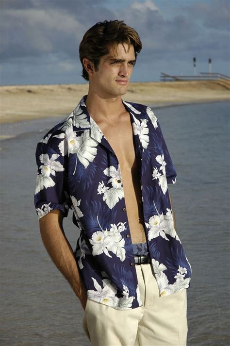 Traditional Male Hawaiian Clothing