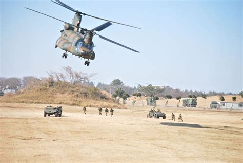 【動画あり】陸自第1空挺団、新年恒例の「降下訓練始め」 3年ぶりに一般公開、米英豪の部隊も参加 船橋・習志野演習場 千葉日報オンライン