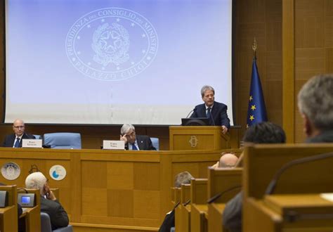 Gentiloni Si Ricorda Di Loreto Picciano E Rosciano Lacerba On Line