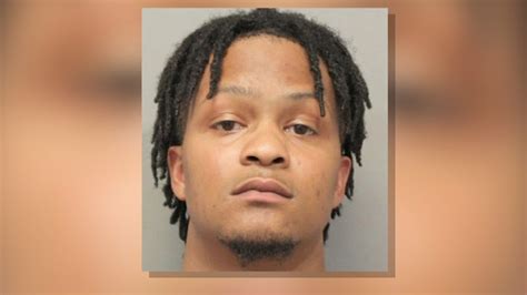 Houston Police Searching For Deshawn Joseph Baptiste Whos Accused Of