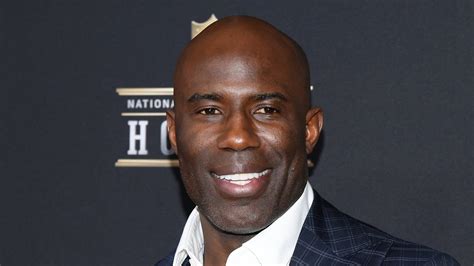 Former Nfl Star Terrell Davis Alleges Wrongful Handcuffing Racial