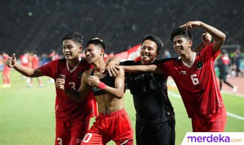 Foto Tangis Haru Pemain Timnas Indonesia Saat Juara Sea Games 2023