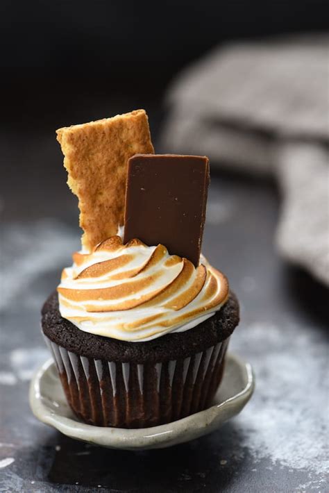 S'mores Cupcakes - Foxes Love Lemons