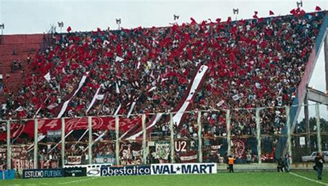 Argentina Enfrentamiento Entre Hinchas De Lanús Deja Un Muerto Deportes Correo