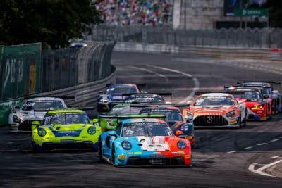 Huber Motorsport Triumphs Porsche Dominates Adac Gt Masters