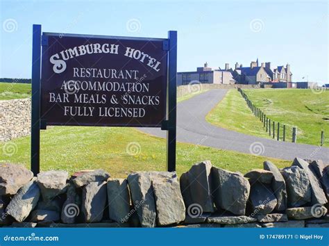 Sign and Drive To Scottish Hotel Editorial Photo - Image of scotland, scottish: 174789171