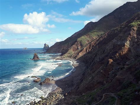 Hiking the north coast of Tenerife, Spain : backpacking