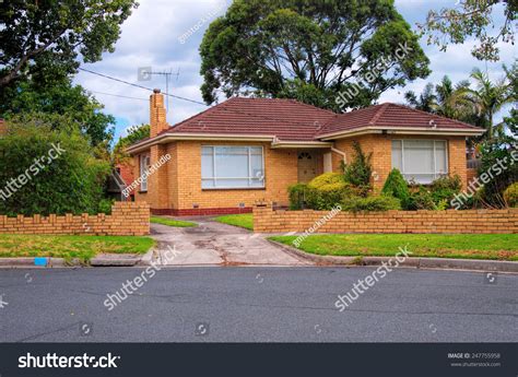 Typical Australian House Melbourneaustralia Stock Photo 247755958 ...