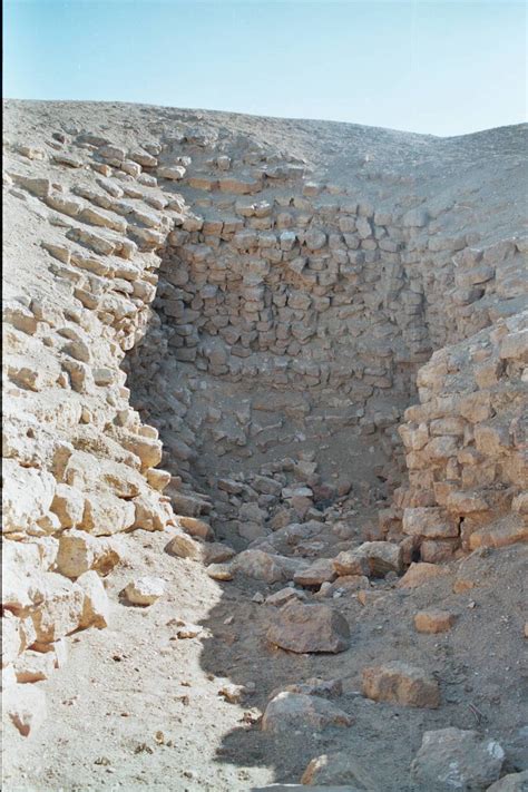 Pir Mide De Jaba Khaba En Zawiet El Aryan Amigos De La Egiptolog A