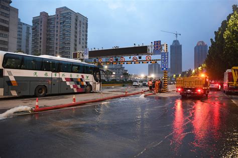 河南强降雨已致56人遇难5人失踪 京广隧道救援清理仍在继续郑州