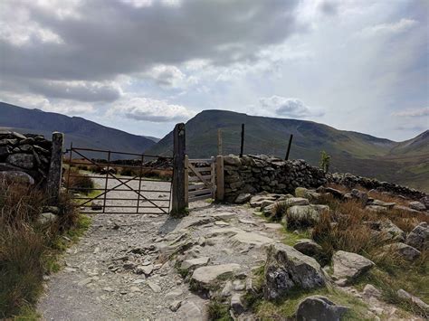 Walk up Snowdon via the Llanberis Path | Mud and Routes