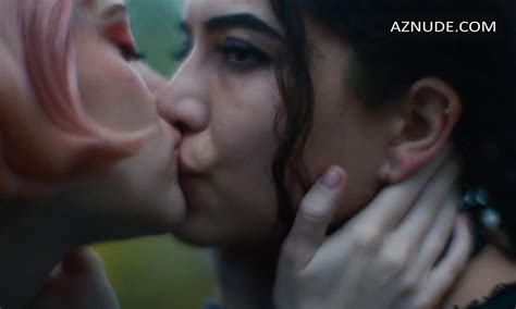 LISETTE ALEXIS Nude AZNude