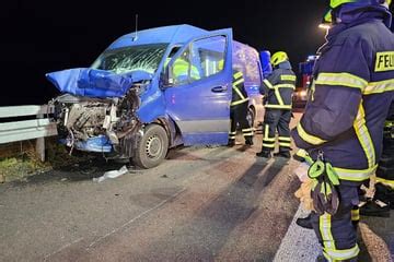 Unfall A Stau Gefahr Sperrung Nach Unfall Auf A