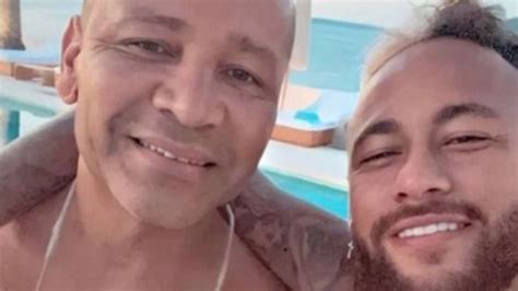 Pai De Neymar Jr Recebe Voz De Pris O Em Obra Da Mans O Do Atleta