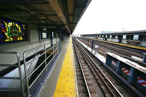 Woman Accosted On Nyc Subway Train Suspect Caught On Video