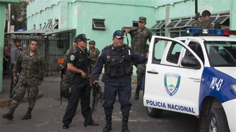 Militares Y Polic As Asumen Control De C Rceles En Honduras