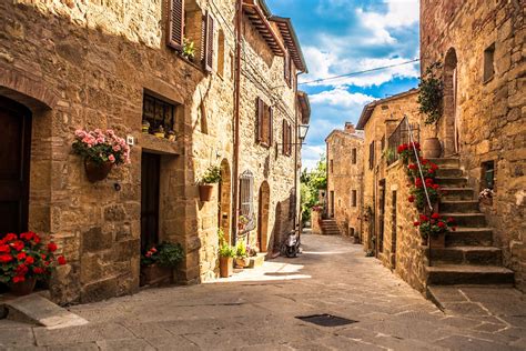 Shutterstock Streets Of Italian City Tuscany Segue Viagem