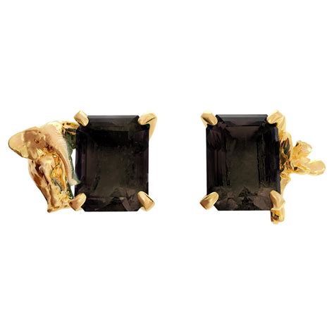 Eighteen Karat Yellow Gold Contemporary Stud Earrings With Smoky Quartz