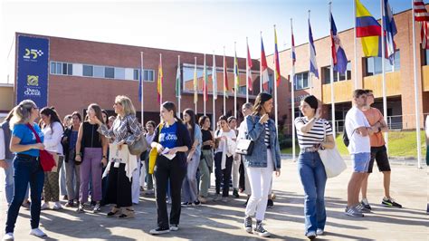 Casi 1 500 Estudiantes De La Provincia De Sevilla Se Examinan De La