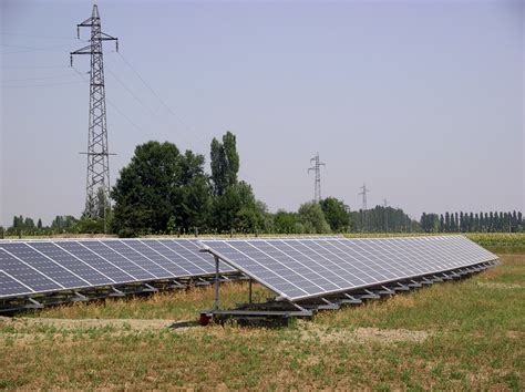 Fotovoltaico A Terra Incentivi Bloccati Dal Decreto Liberalizzazioni