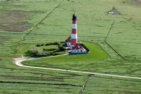 Luftbild Tating Leuchtturm Als Historisches Seefahrtszeichen Im