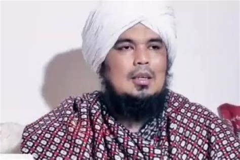 Sebut Nathalie Holscher Akan Berhijab Lagi Ustaz Derry Sulaiman