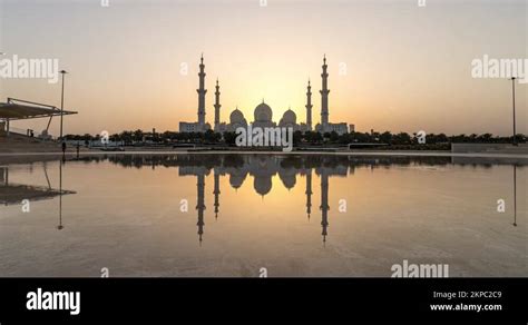 Sheikh Zayed Grand Mosque In Abu Dhabi Day To Night Transition