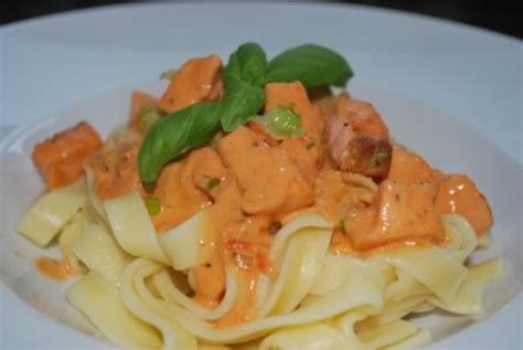 Bandnudeln Mit Lachs Sahne Sauce Rezept Kochbar De