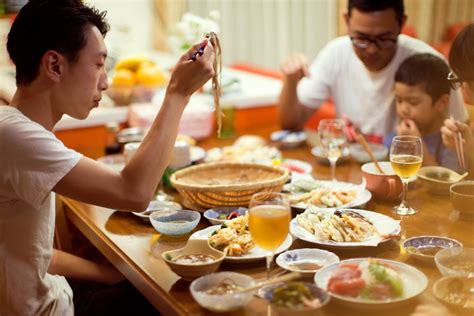 Redes de restaurantes anunciam aumentos de preços no Japão