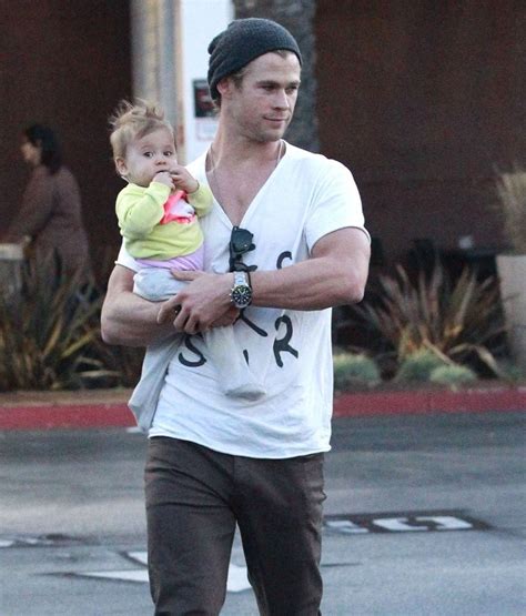 Chris Hemsworth & Family - Chris Hemsworth Photo (34125400) - Fanpop